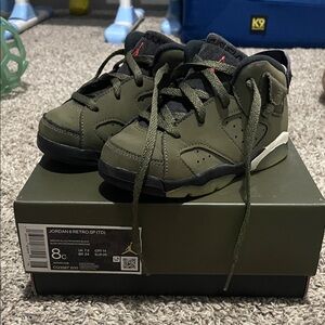 Jordan 6 Retro SP Kids Sneakers - Olive and Black